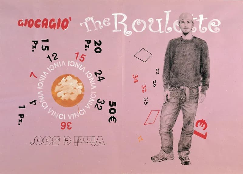 Su fondo rosa, un uomo a figura intera in abiti scuri occupa la parte destra, mentre a sinistra e al centro compaiono numeri, scritte, simboli geometrici e un cerchio arancione con una macchia bianca.