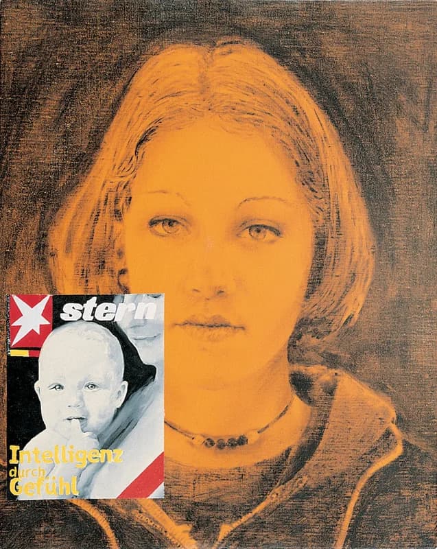 Ritratto frontale di una donna dai capelli biondi, reso in arancione su fondo bruno-nero, con una copertina di rivista nell’angolo inferiore sinistro che mostra il volto di un neonato.
