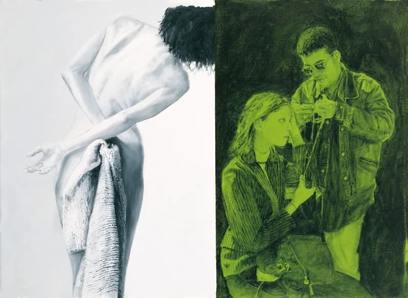 Figura femminile nuda, vista di spalle e senza volto, su fondo bianco, con due grandi pesci appesi davanti al corpo; a destra, in un riquadro verde scuro, un uomo in piedi versa da bere a una donna seduta.
