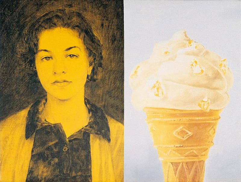 Composizione divisa verticalmente: a sinistra un ritratto frontale di una giovane donna in giallo e nero, a destra un grande cono gelato color crema su fondo bianco.